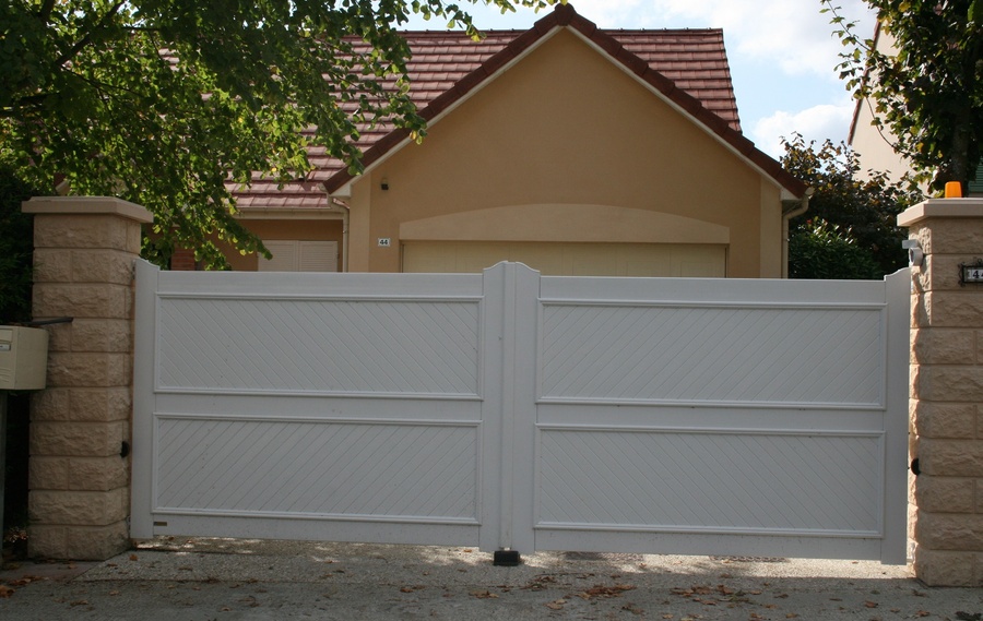 Nos modèles de portails PVC à Beauchamp