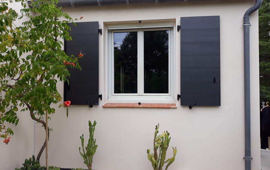 Volets battants épurés à Beauchamp